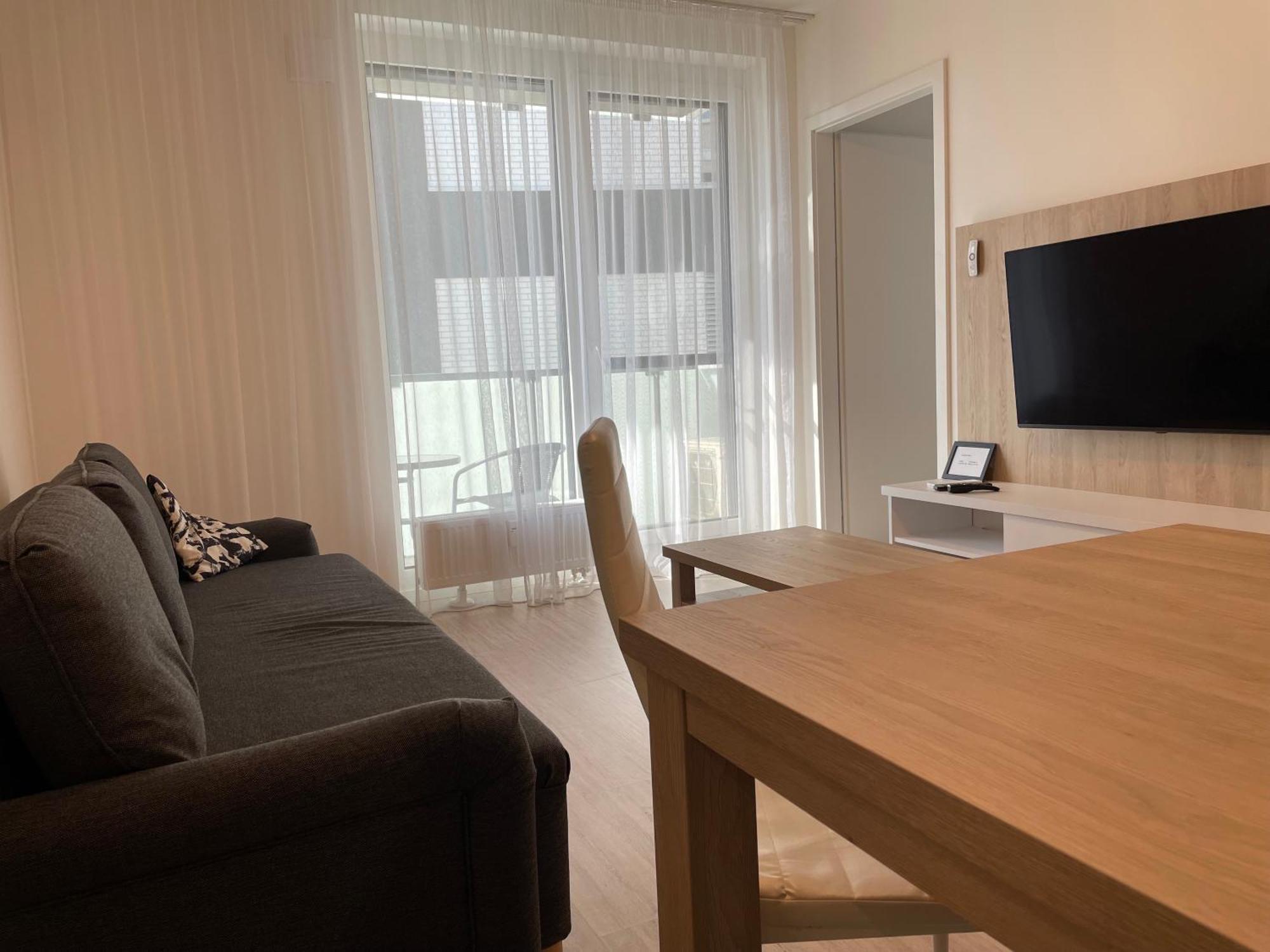 Central Stay Bratislava Exteriör bild